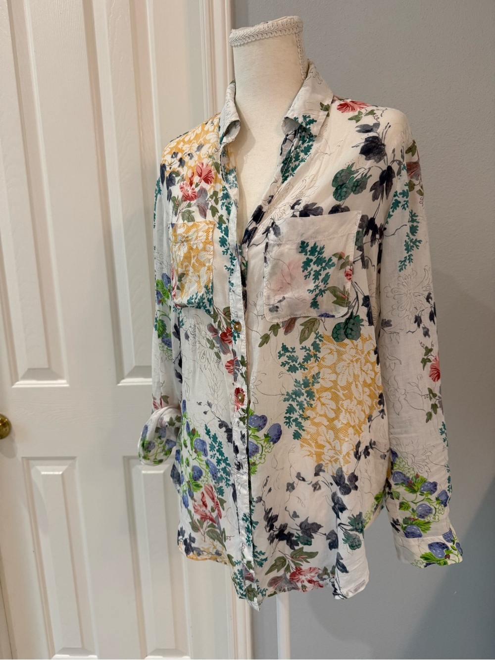 Anthropologie || Pilcro White Floral Print Button-Up Blouse